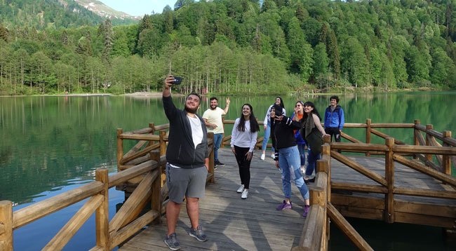 Borçka Karagöl Tabiat Parkı Yeniden Ziyaretçilere Açıldı