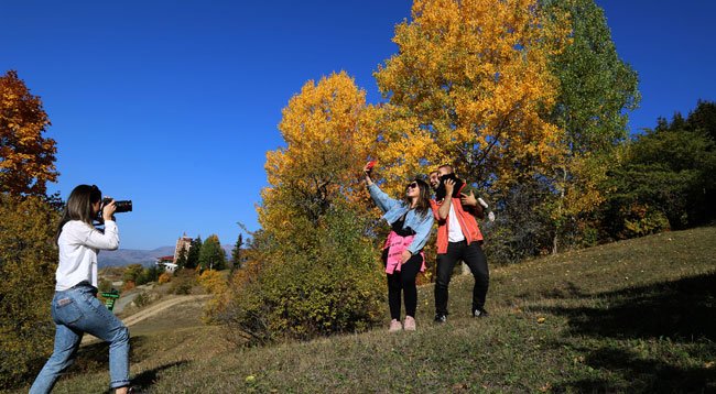 'Sakin Şehir' Şavşat Sonbahar Renkleriyle Masal Diyarı Gibi