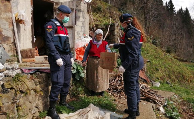 1600 Kişiye Vefa Sosyal Destek Grubundan Yardım Eli