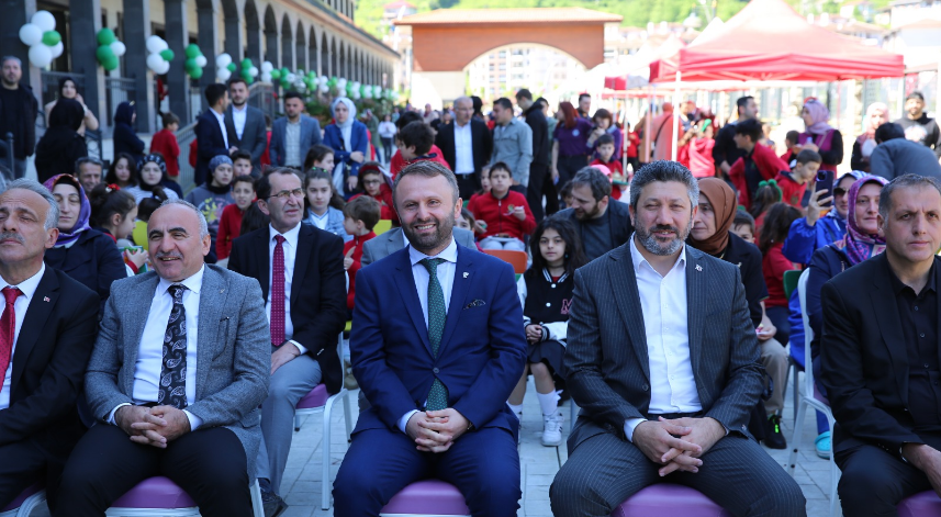 Güneysu'da Bilim Şenliği renkli görüntülere sahne oldu