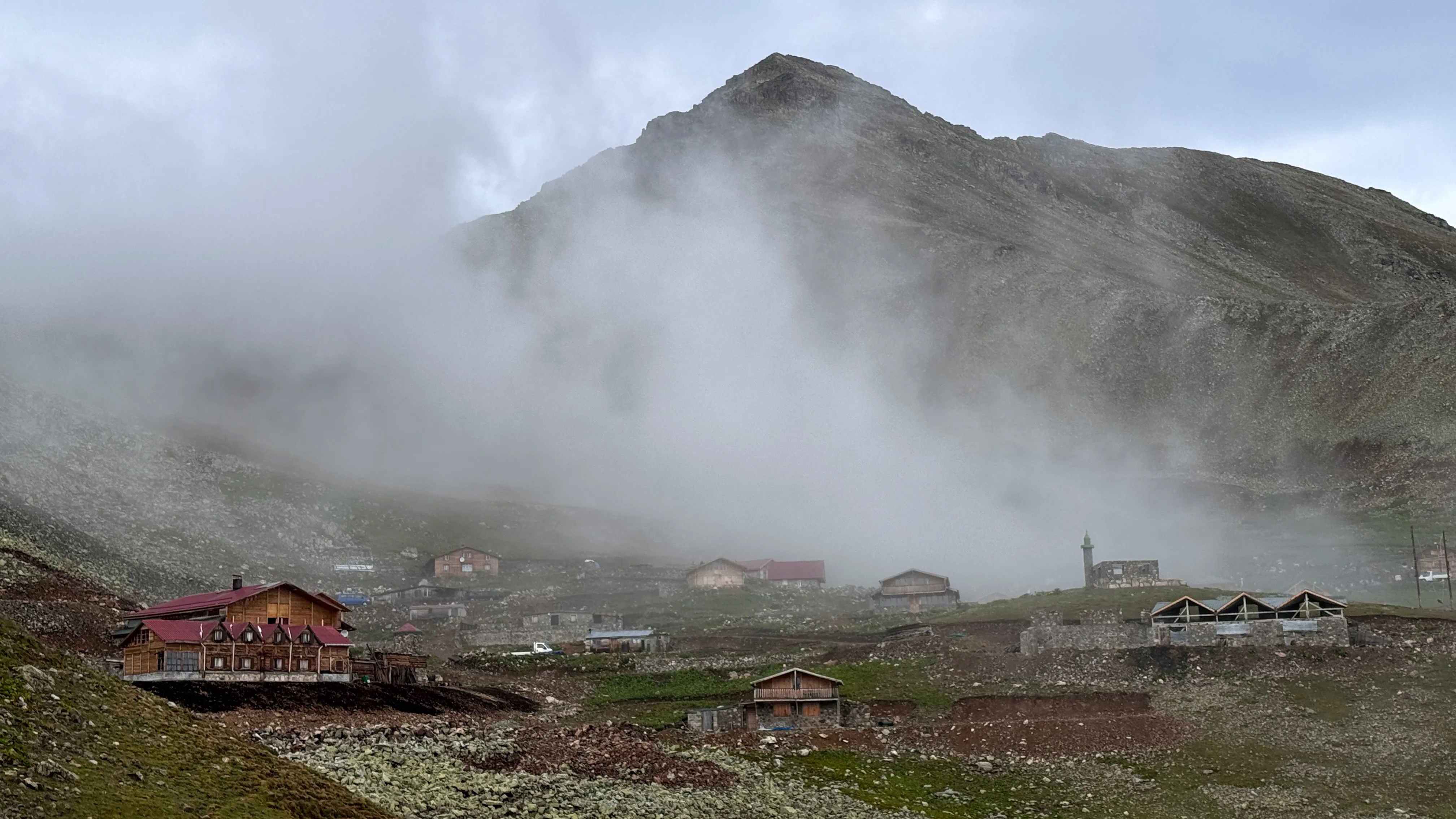 Karadeniz'in bulutların üzerindeki yerleşim yeri: Tahpur Yaylası