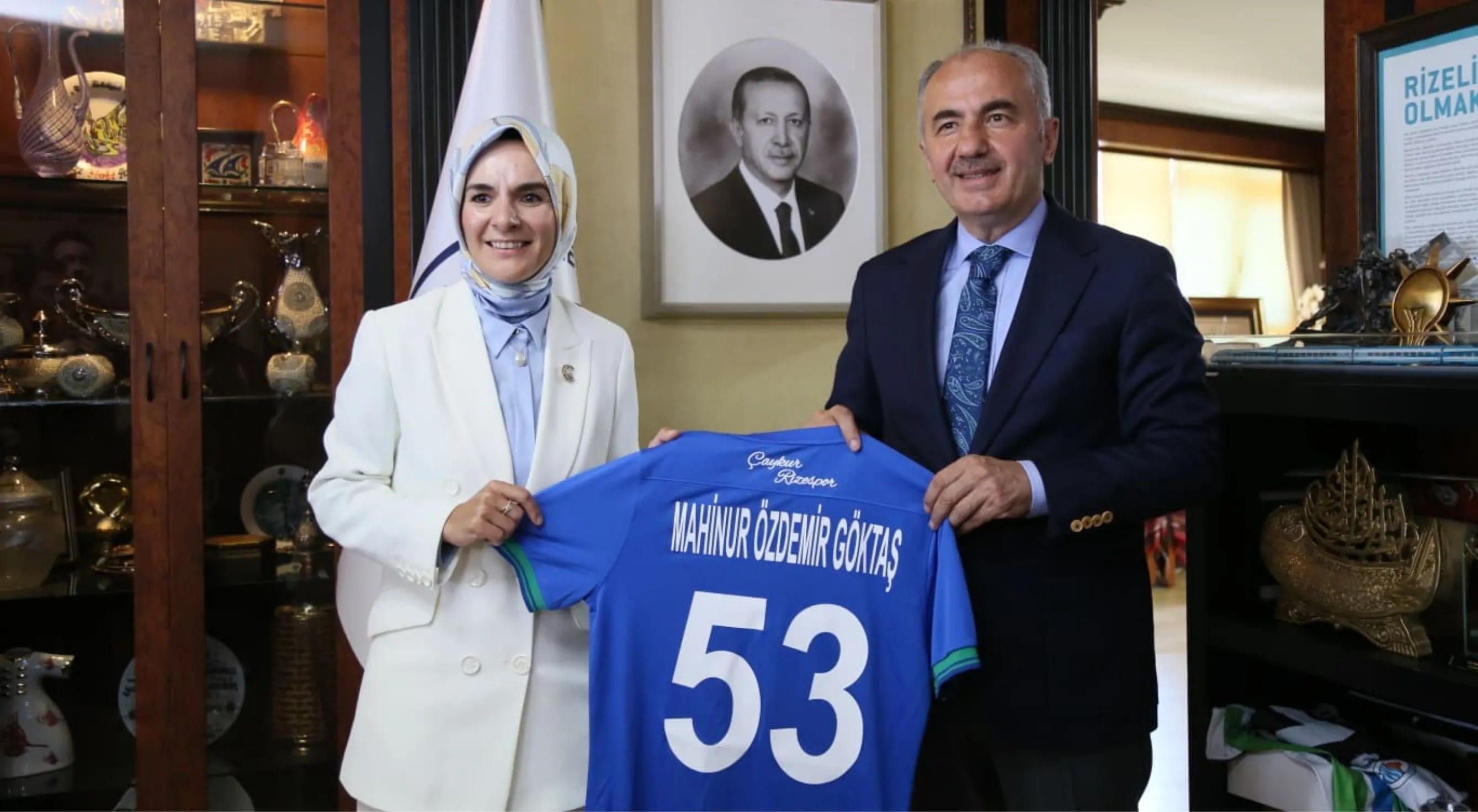 Bakan Mahinur Özdemir Göktaş’tan Rize Belediyesine ziyaret