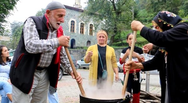 Arhavi'de 'İmece' Geleneği Yaşatılıyor