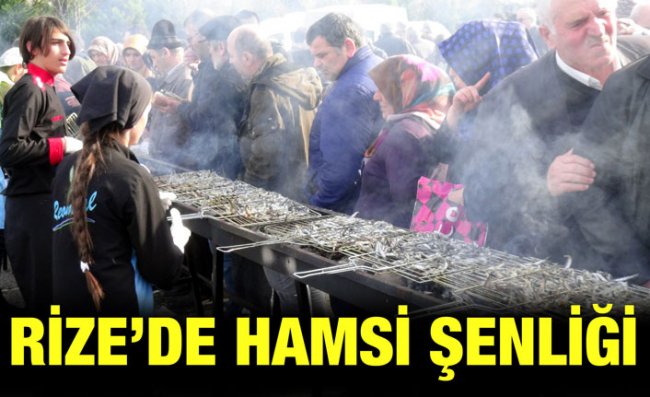 Rize'de 2,5 Ton Hamsi, 2 Saatte Tükendi