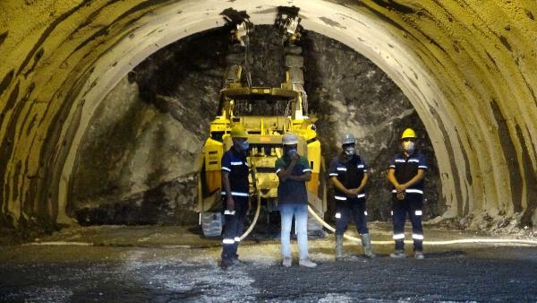 Avrupa'nın en uzunu olacak Zigana Tüneli'nin yüzde 89'u tamamlandı