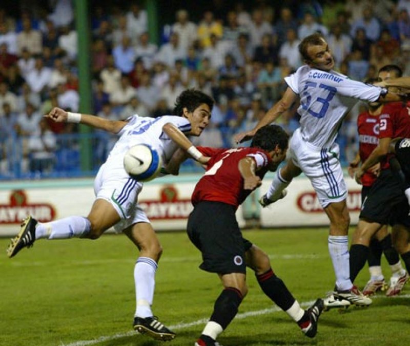 CAN CUMHUR BOZACI - Çaykur Rizespor'da 53 numaralı formayı giyen bir diğer Rizeli futbolcu oldu.