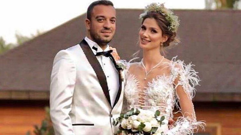 2016 Best Model Türkiye birincisi ve Best Model Of The World yarışmasında ikinci seçilen Gizem Kayalı, uzun zamandır aşk yaşadığı Murat Binici ile dünyaevine girdi.