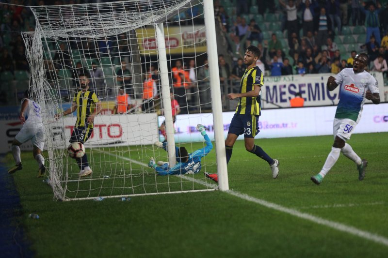 Çaykur Rizespor, son yıllarda Fenerbahçe karşısında kazanmakta güçlük çekiyor. İki takım arasında ligde oynanan son 12 maçta Karadeniz temsilcisi tek galibiyet alabildi. Yeşil-mavililer söz konusu galibiyetini geçtiğimiz sezon Rize’de oynadığı ve 3-0 kazandığı maçta elde etti.