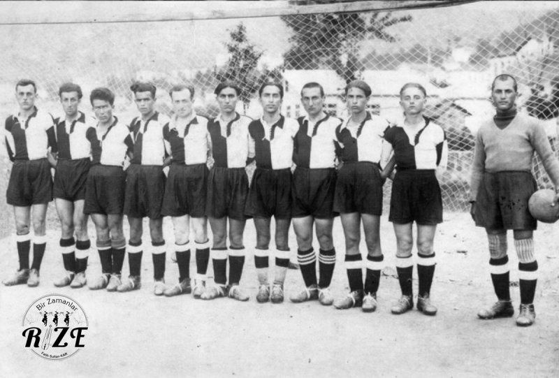 Halkevispor (1932) soldan sağa: Tahsin Genç, Hidayet, Niyazi Genç, Ahmet İslamoğlu, Dursun Kazmaz, K. Ahmet Mataracı, Nihat Özgenç, B. Ahmet Mataracı, İrfan Bilgin, Osman Turna, İlyas Eyüpoğlu