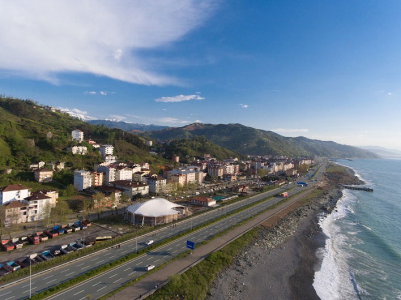 Uzun bir dönem, sırasıyla Roma İmparatorluğu ve Trabzon İmparatorluğu egemenlikleri altında kalan Fındıklı, 1509'da Osmanlı egemenliğine girdi. İlçe, Artvin'e bağlıyken, 1953'te Rize'ye bağlandı.