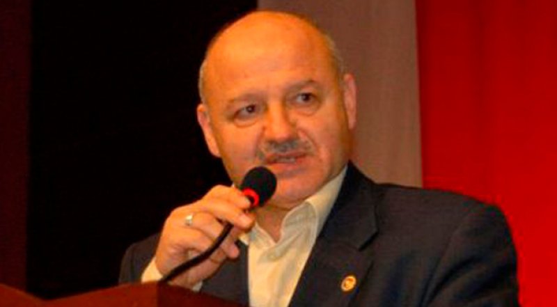 Lütfi Çırakoğlu, 12 Ocak 1952'de Rize Ardeşen'de doğdu. 23. Dönem Rize Milletvekilidir.