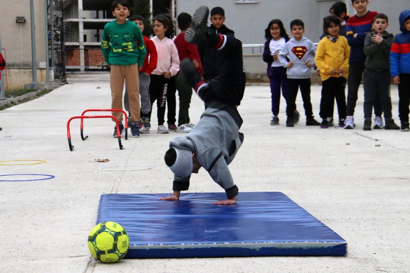 Depremzede çocuklar sporla moral buldu