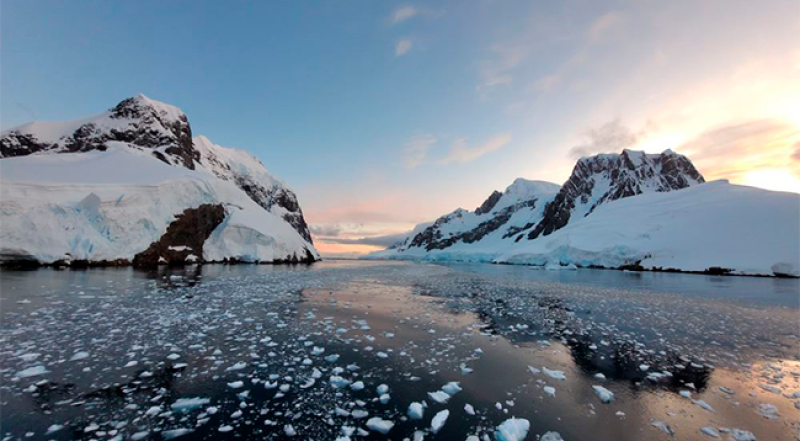 Antarktika'daki bilim insanları yurda döndü