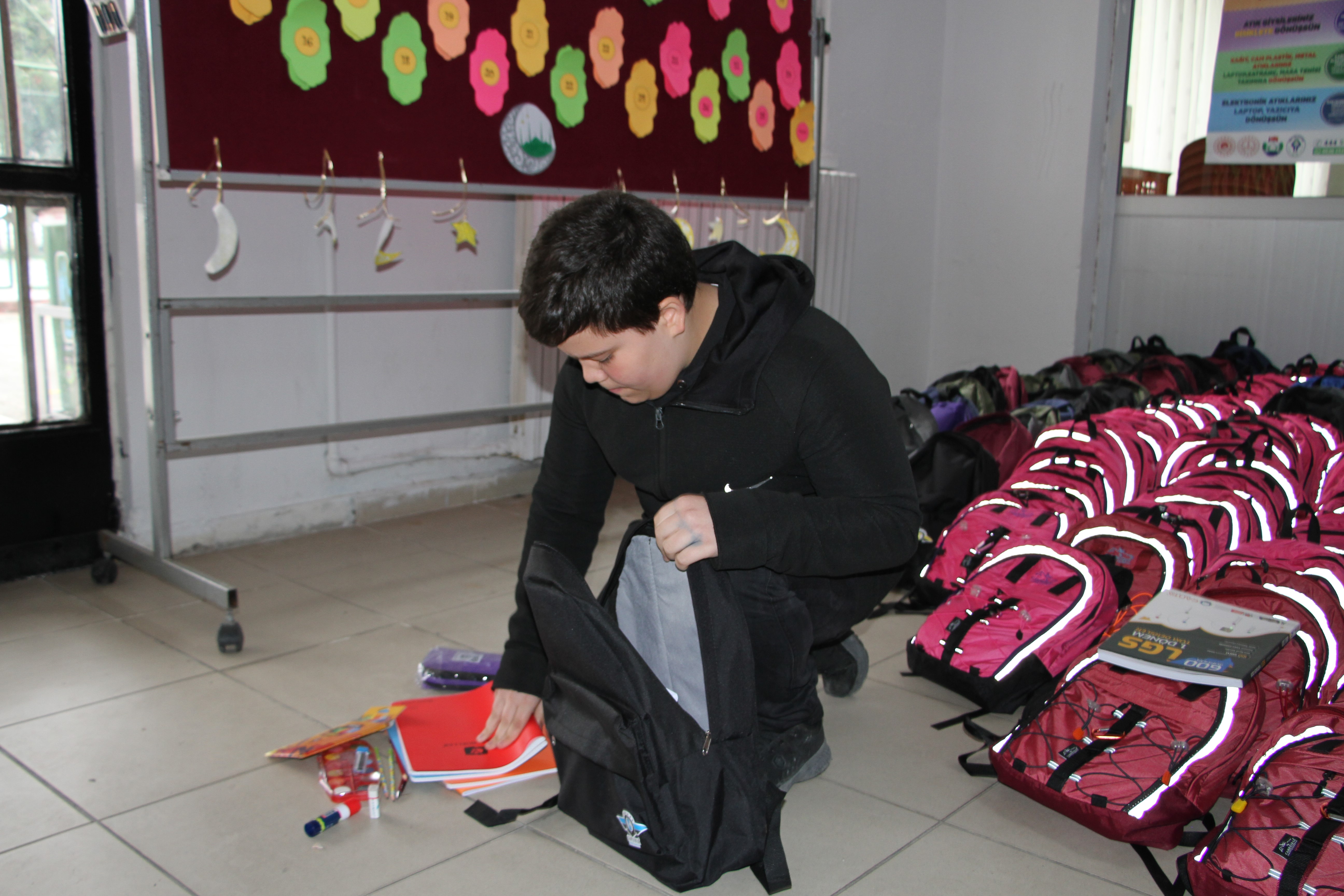 Rizeli öğrencilerden deprem bölgesine yardım