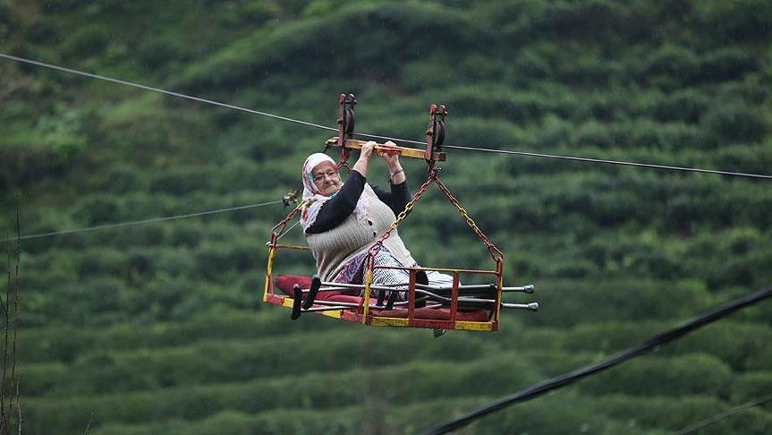 Çay teleferiğine binmek