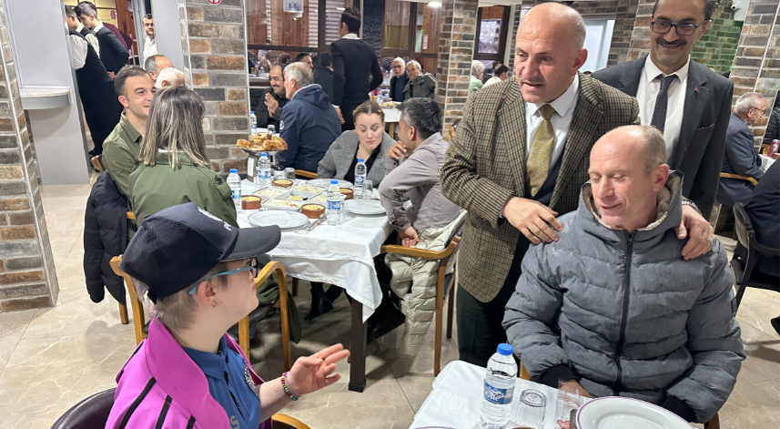 Çayeli Belediyesi'nden anlamlı iftar buluşması