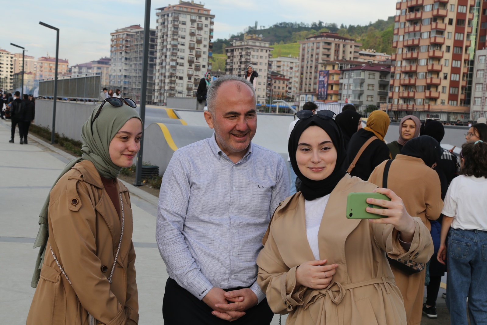 Gençlik Şöleni sucuk ekmek ile lezzetlendi