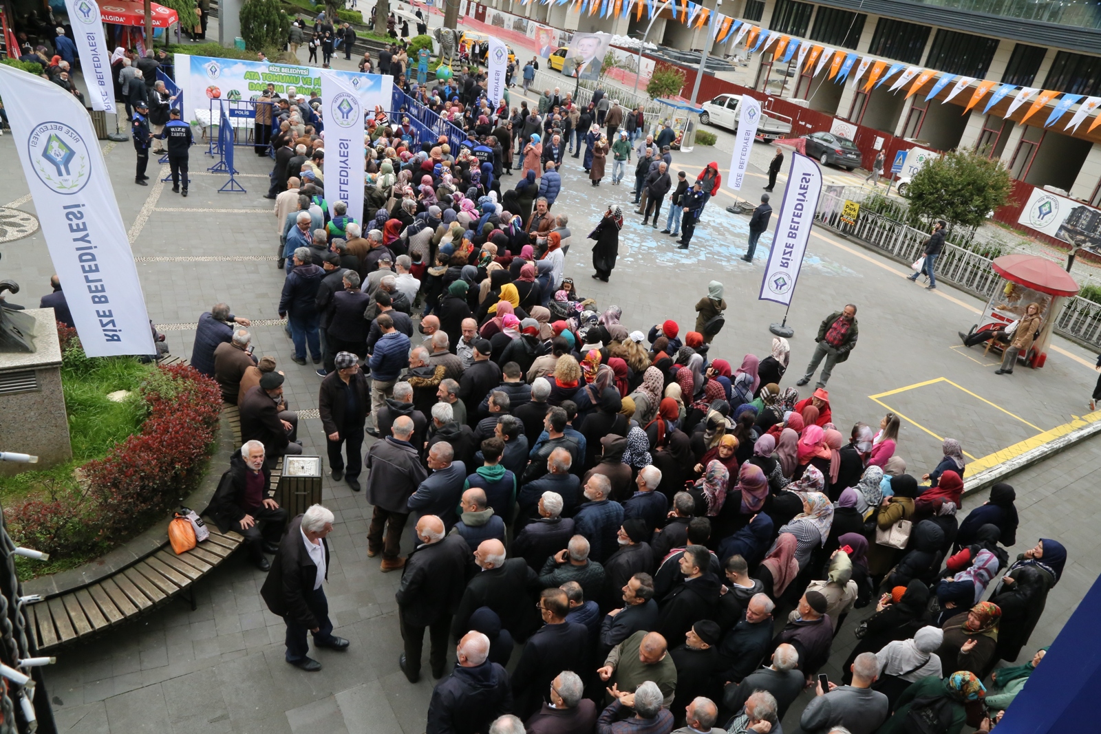 5 milyon ata tohumu Rize'de dağıtıldı