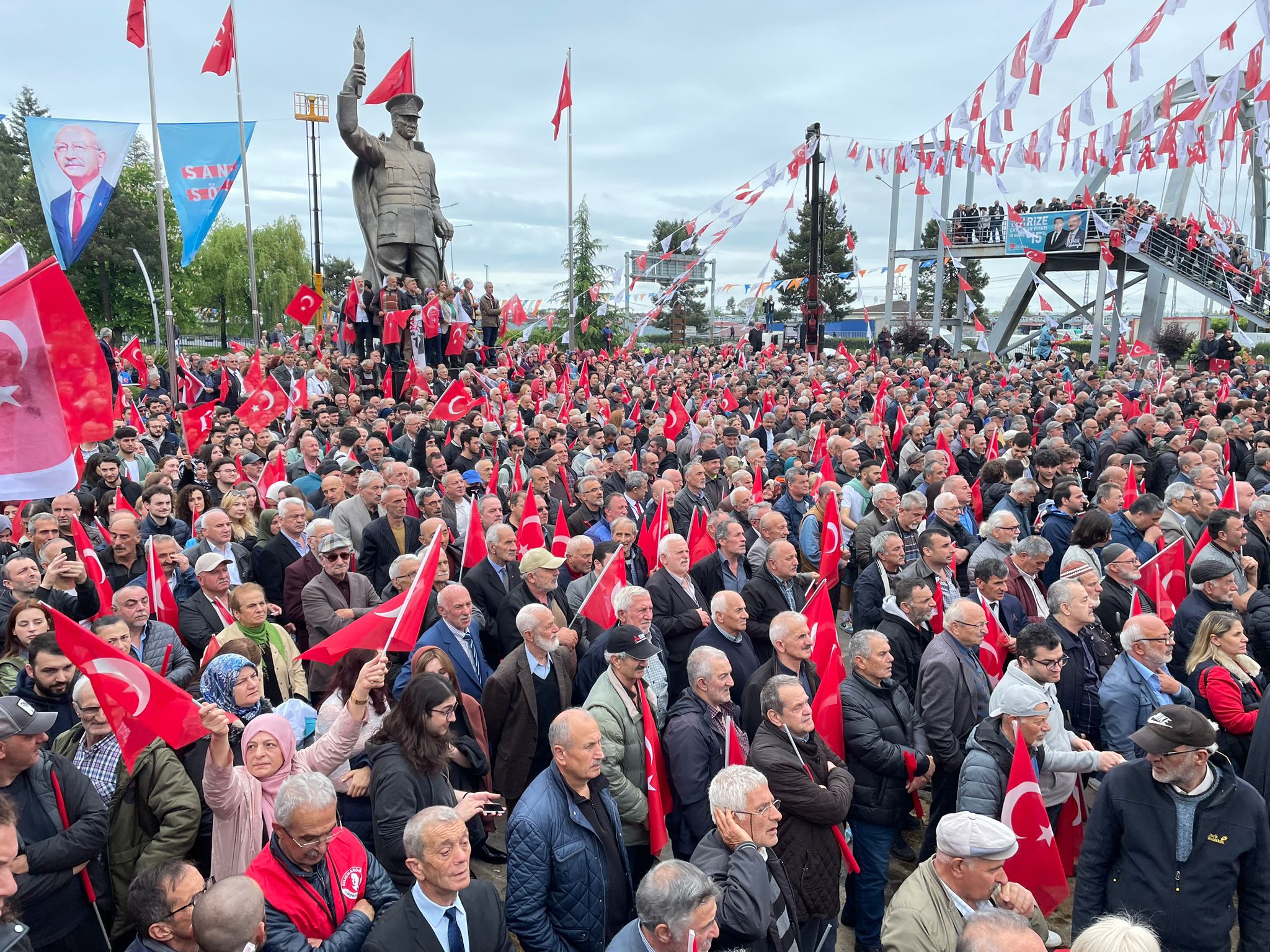 İmamoğlu Rize'de vatandaşlara hitap ediyor