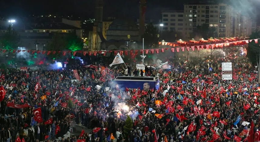 Rize'de Cumhurbaşkanlığı seçiminin 2. turunda Recep Tayyip Erdoğan yüzde 75,86 oy aldı. Ülke genelinde yüzde 52,18 oy alan Erdoğan, yeniden Cumhurbaşkanı seçildi.


