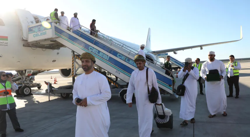 Rize-Artvin Havalimanı’na ilk tarifeli yurt dışı uçuşu Umman’dan gerçekleştirildi. 