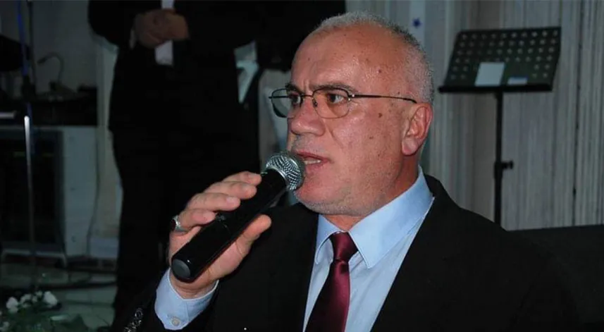 Geçirdiği kalp krizi sonrası 5 yıl bitkisel hayatta kalan Gündoğdu eski Belediye Başkanı Süleyman Yıldız, yaşamını yitirdi.