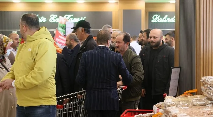 Rize’de Özgüven Market 4. şubesini açtı