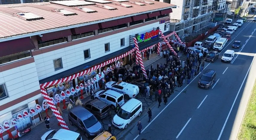 Rize’de Özgüven Market 4. şubesini açtı