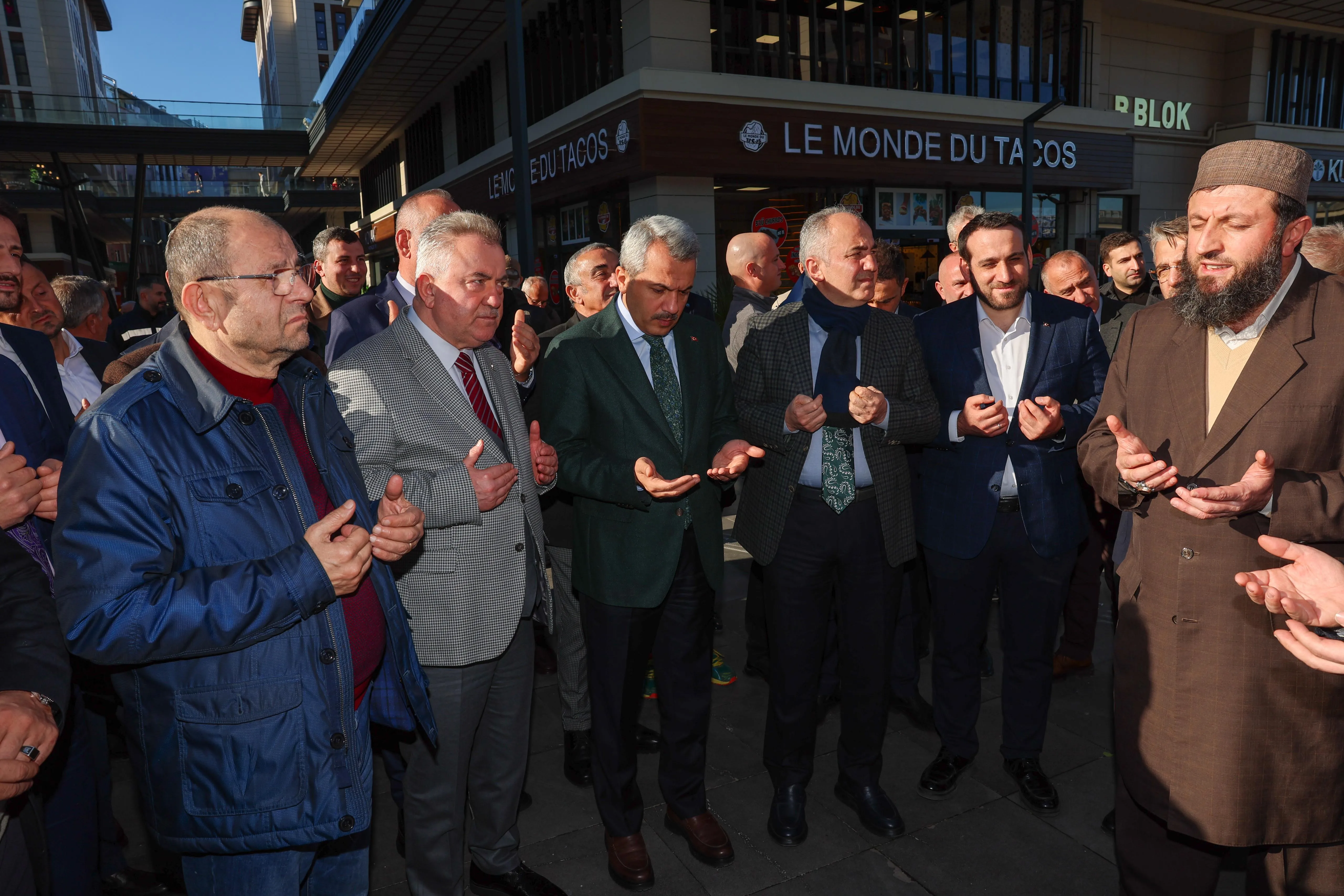 Rize’nin çiçek türleri fotoğraf sergisinde görücüye çıktı  