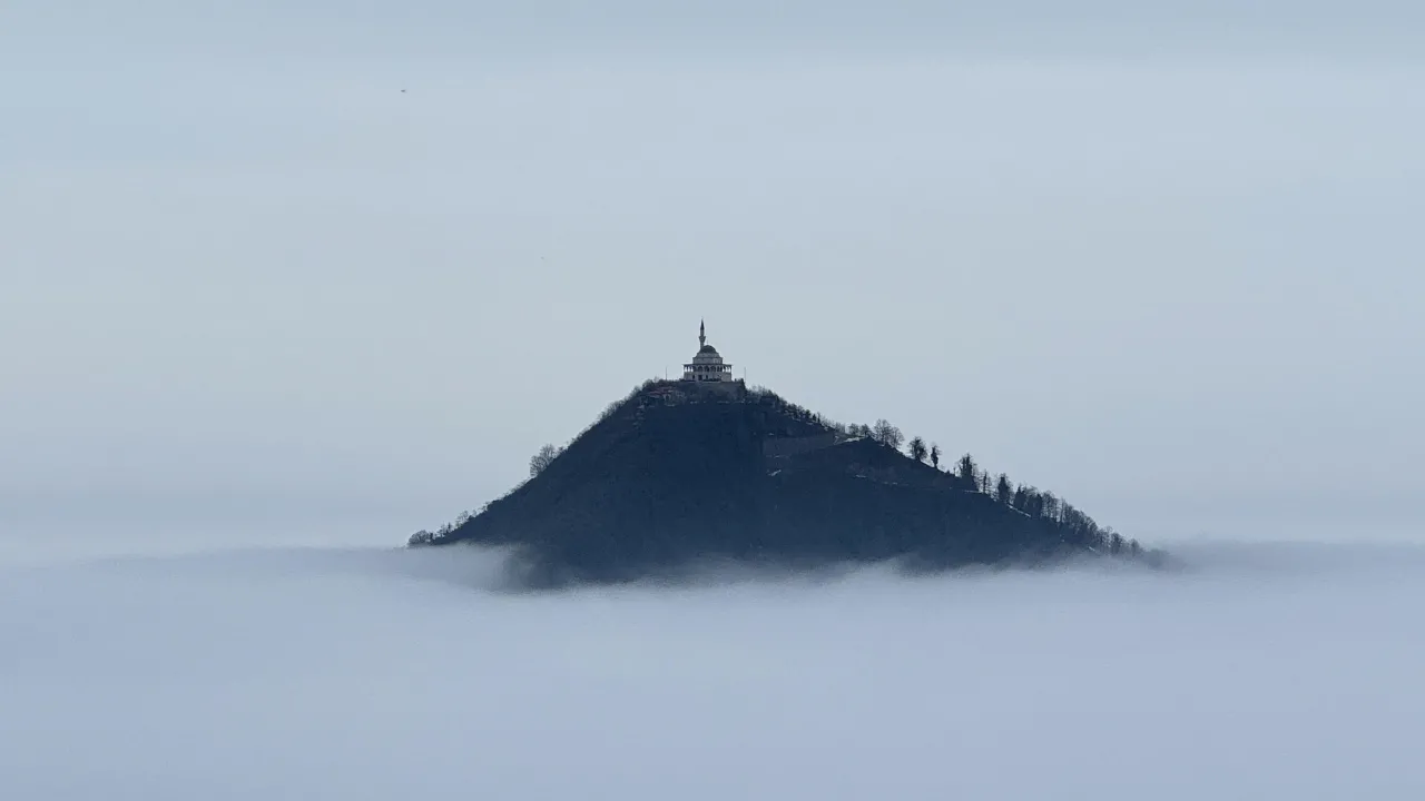 Güneysu Dağları Sisle Kaplandı