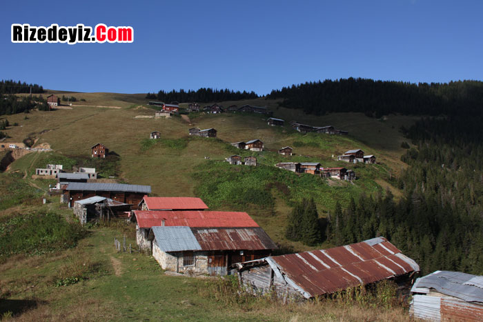 Pokut Yaylası`nın eşsiz güzelliğini görme fırsatı bulduğu için mutlu olduğunu belirten Şenol Gündoğdu ise yaylada gördüğü manzaraya hayran kaldığını söyledi.