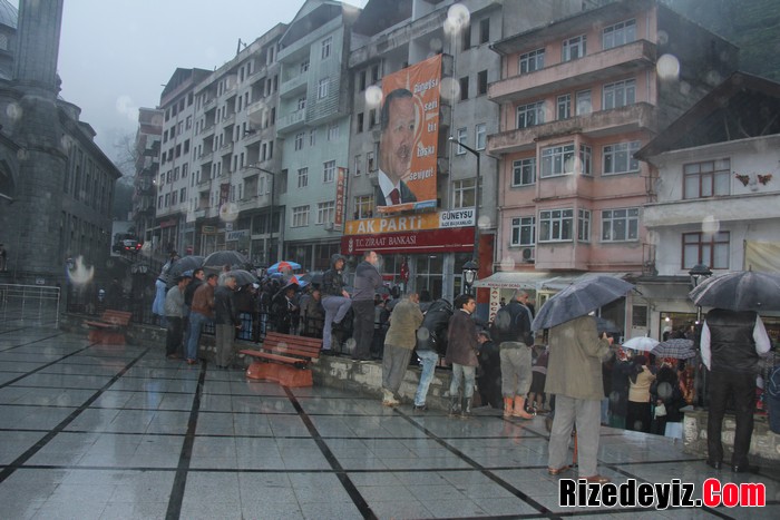 Sonrasında Kalkandere’de bazı açılışlarımız var. Sonrasında Rize’den ayrılarak İstanbul’a hareket edeceğiz.