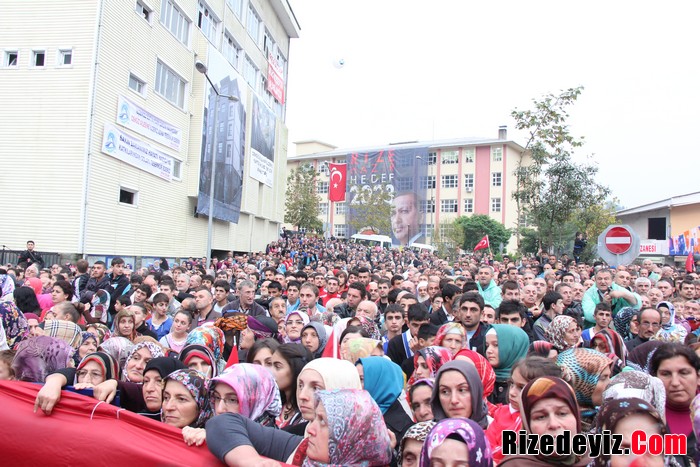 Şimdi, 'Su akar Türk yapar' deniliyor.