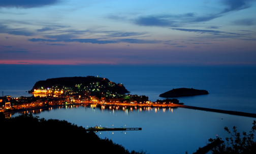 Doğayla iç içe bir kasaba

Karadeniz'in şirin kasabalarindan olan Amasra, sakin bir tatil isteyenler için ideal bir mekan. Doğal güzelliklerinin yanı sıra, kalesi, müzesi ve Cenova şatosuyla tarihi bir tur da yapabilirsiniz.