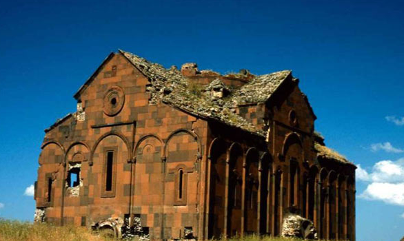 Cami ve kilise bir arada

Kars'ta, farklı uygarlıkları simgeleyen eserlerin bulunduğu Ani Harabeleri, en cazip turizm merkezlerinden biri. Farklı uygarlıklara ait cami, kilise, kervansaray ve manastırın yer aldığı mekan tam tarihseverlere göre...