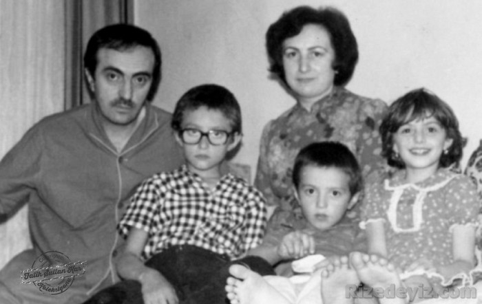 Nevzat Kösoğlu, eşi Nurşen Hanım, çocukları; Fatih, Tayyip ve Elif.