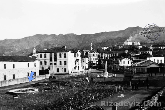 Şeyh Ali Semerkandi Türbesinin Rize Abidesinin arkasında okla görünen alanda yer aldığı belirtiliyor