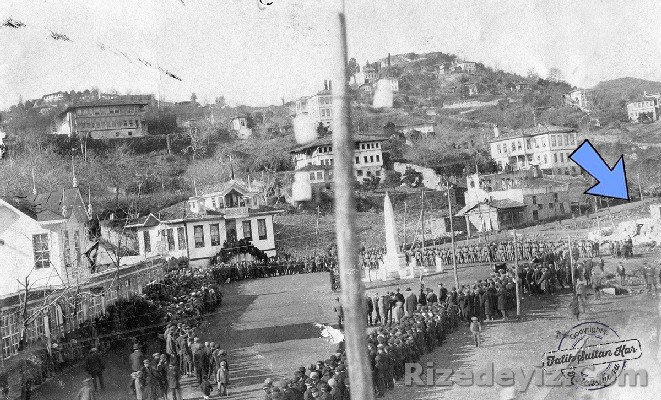 Rize Şehir Merkezi ve Rize Abidesi yapılan Cumhuriyet Bayramı törenleri 1928