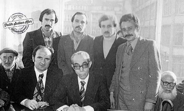 AP İl Başkanı Ahmet Kabil, Eski Ordu Komutanı ve AP Milletvekili Faik Turün Paşa ve Adalet Partisi Rize İl Teşkilatı yöneticileri. (Rize, 1979)