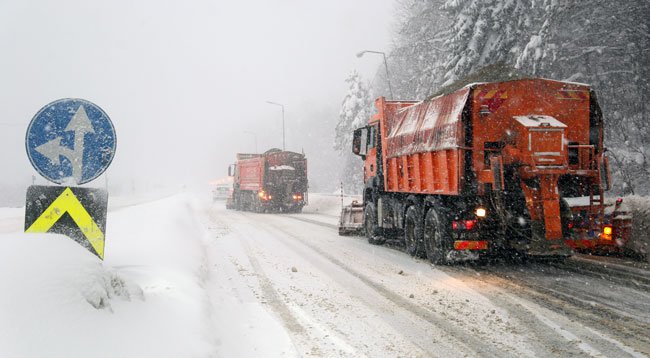 Bolu Dağı'nda Yoğun Kar Yağışı Etkili Oluyor