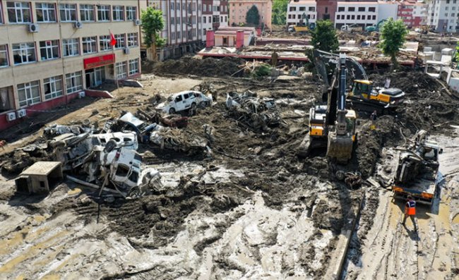 Karadeniz'deki sel felaketinde can kaybı 70'e yükseldi