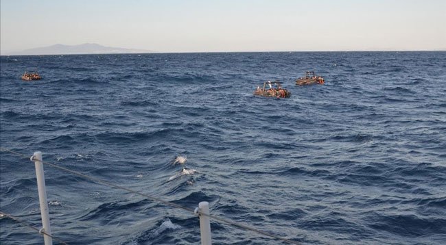 İzmir'de 74 düzensiz göçmen yakalandı