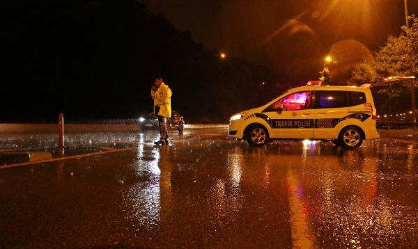 Samsun-Ordu karayolunda trafiğe yağış engeli