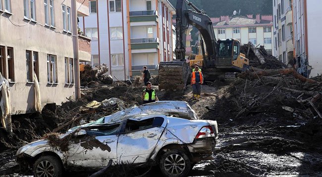 Karadeniz'deki sel felaketinde 82 kişi hayatını kaybetti