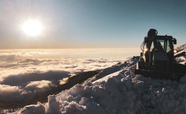 Rize’de kardan kapanan yayla yolları açıldı