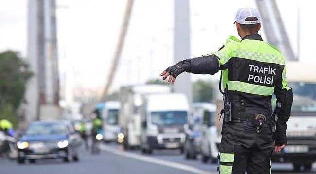 Usulsüz 'çakar' kullanan 'makas atan' ve 'drift' yapanlara ceza