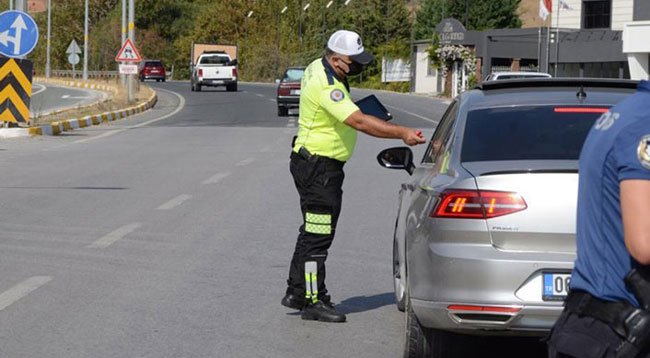 'Türkiye Güven Huzur ve Vale Uygulaması'nda aranan 813 kişi yakalandı