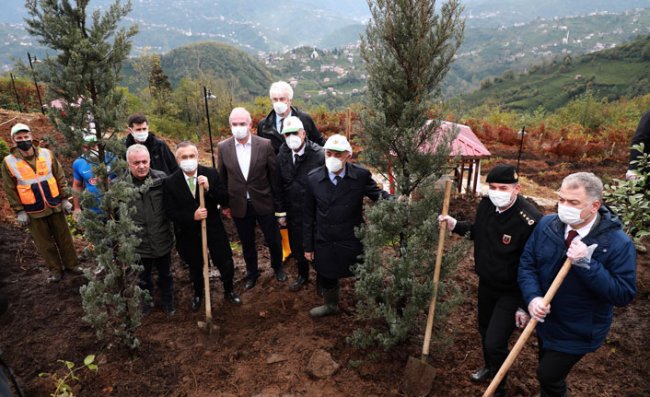 Rize'de Milli Ağaçlandırma Günü'nde Fidanlar Toprakla Buluşturuldu