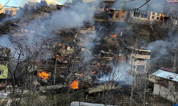 50’ye yakın ev alevlere teslim oldu