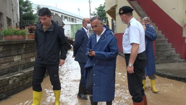 Rize'nin Doğu İlçeleri Sele Teslim Oldu